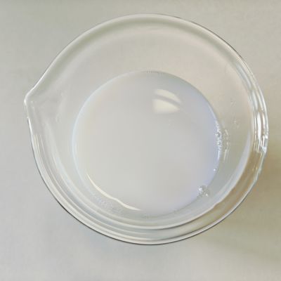 스티렌 아크릴 코폴리머 에뮬션 피부 관리 액체 외모 수정 수분화 밝기 하얀색 CAS 9010-92-8
