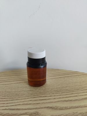 수분화 된 밀 단백질 변형 수리 샴푸는 머리카락을 푹신하고 부드럽고 탄력적이며 빗기 쉽다