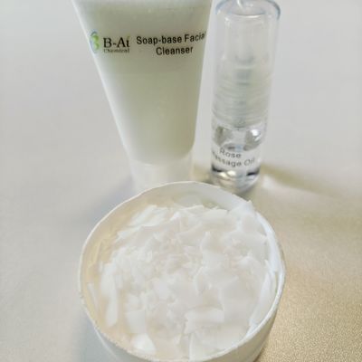 메틸 글루코스 세스키스테라트 흰색에서 노란색 플레이크 고체 에뮬레이션 에이전트 아기 로션과 크림